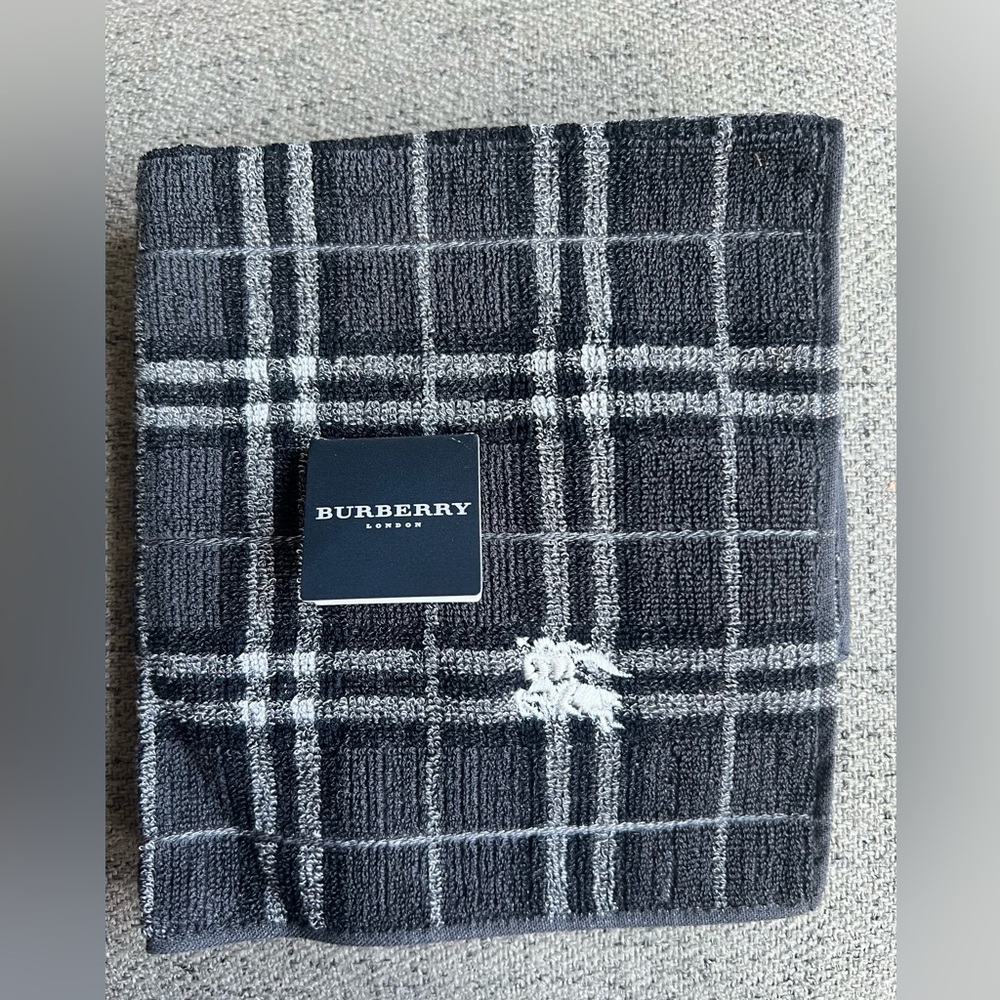 Burberry gray nova check washcloth Japan exclusive